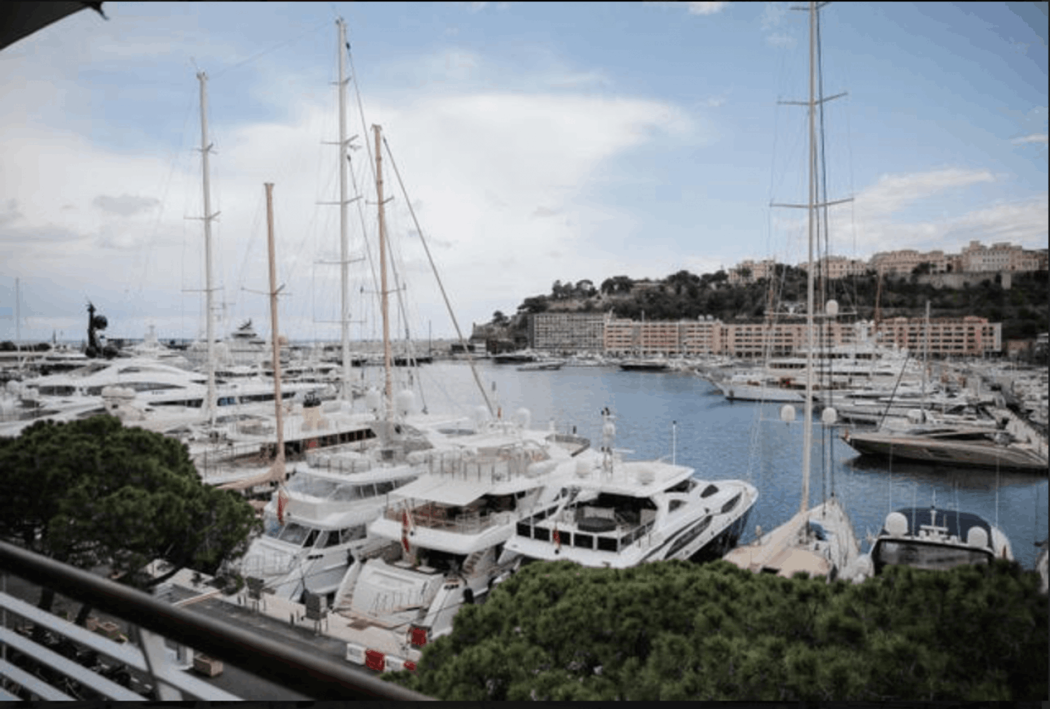 Cocktail Perfume Bar: A Sensory Experience in Monaco