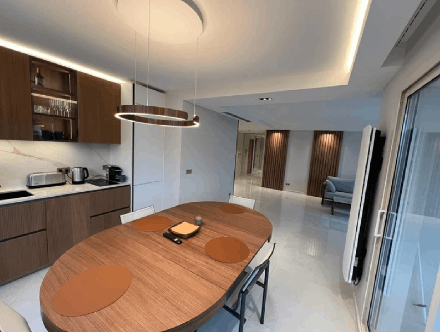 Cannes 3-Bedroom Apartment with Terrace – 110m² for Events up to 20