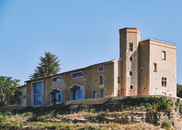 Contemporary wine estate