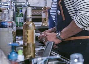 A funky spacious restaurant in Nice with Petanque!