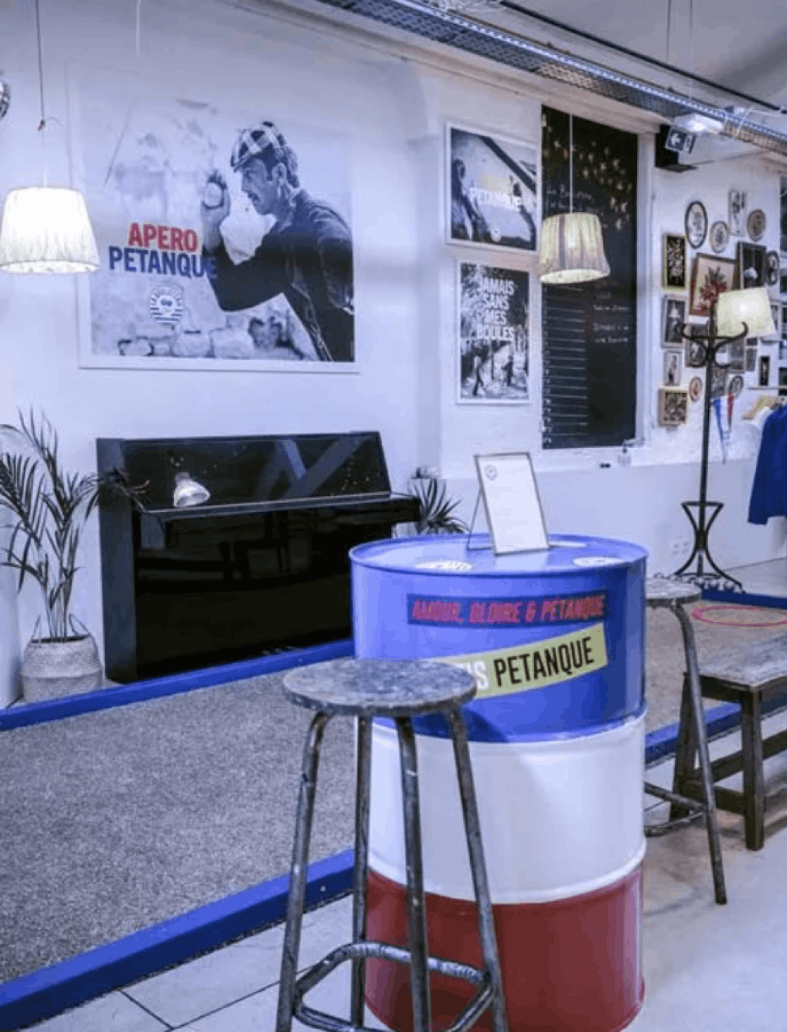 A funky spacious restaurant in Nice with Petanque!