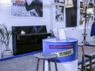 A funky spacious restaurant in Nice with Petanque!