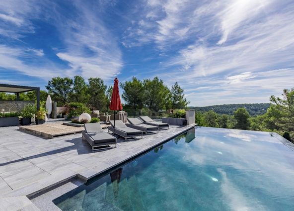 Prestigious villa 550 m² with terrace 260 m² maritime horizon view