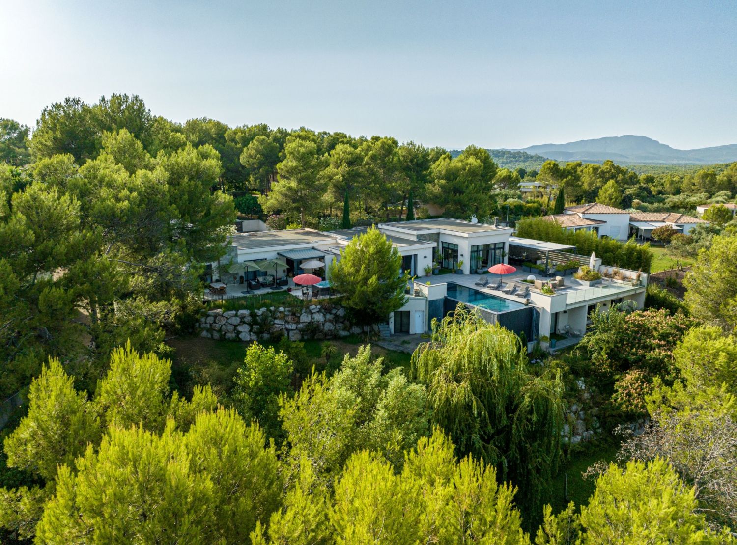 Prestigious villa 550m² with SPA and terrace 260m² sea view