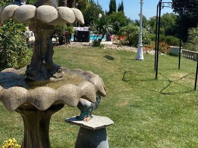 Estate with swimming pool in the heart of lush vegetation