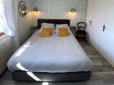 Estate with swimming pool in the heart of lush vegetation