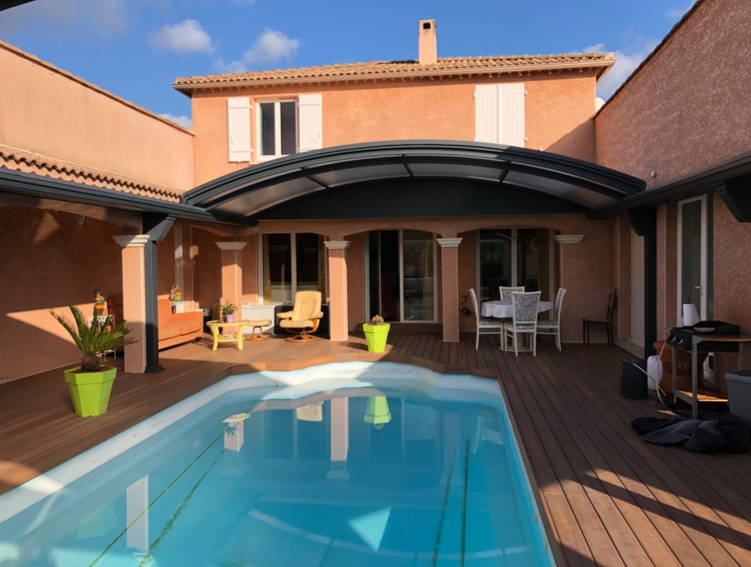 Espace balnéo avec piscine