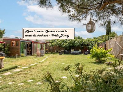 Bucolic garden between port and sea