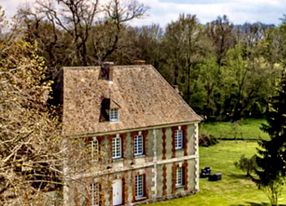 15th century castle not far from Paris