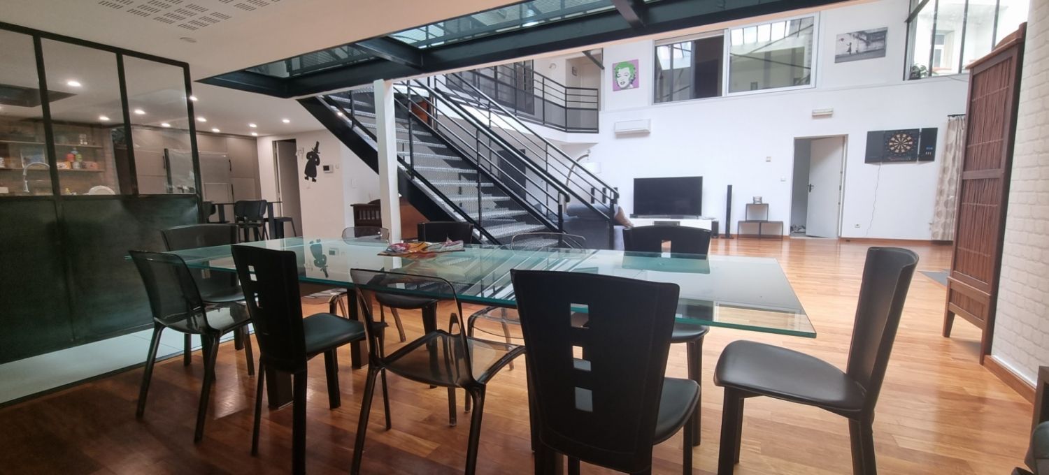 Spacious loft 320 m²
