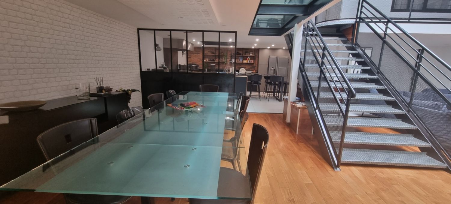 Spacious loft 320 m²