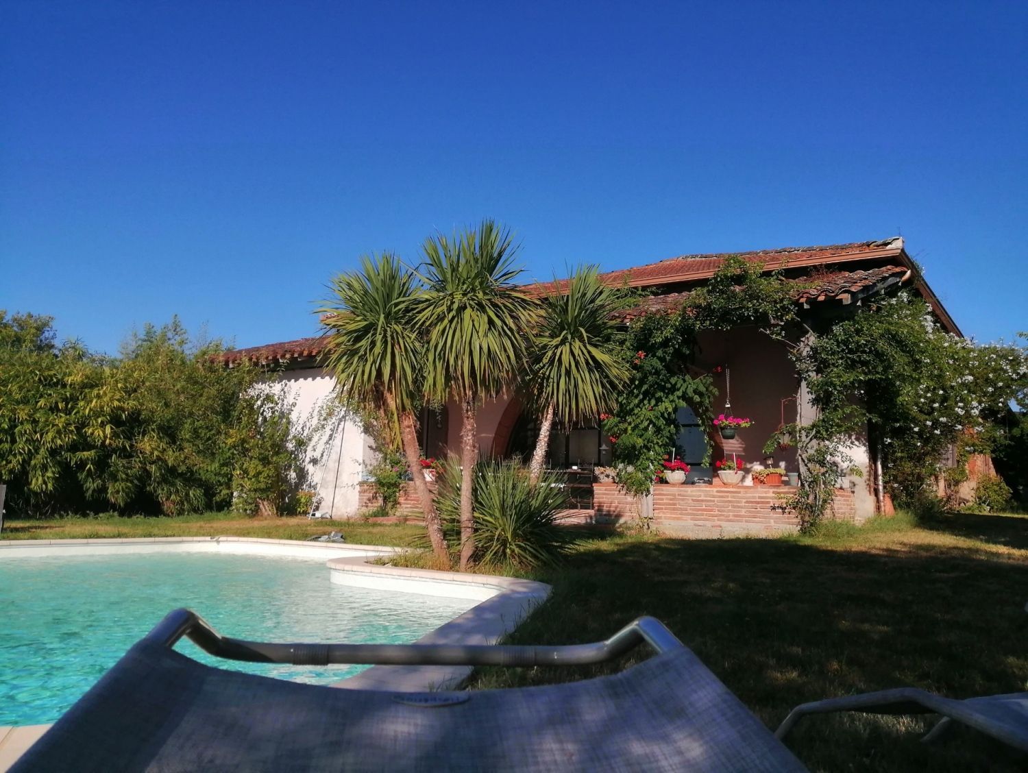 Cadre bucolique avec piscine 