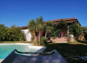 Bucolic setting with swimming pool