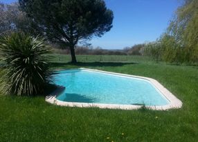 Bucolic setting with swimming pool