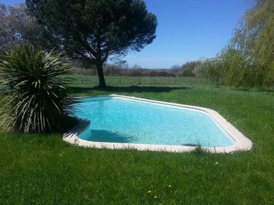 Cadre bucolique avec piscine 