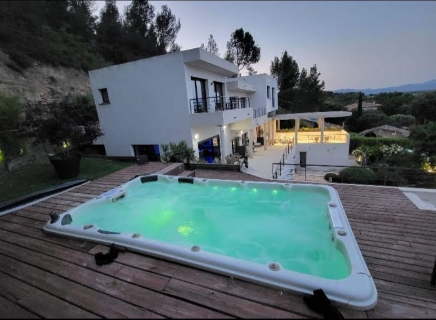 Villa avec piscine chauffée