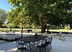 Bastide with swimming pool in lavender