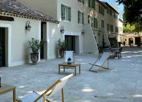 Bastide with swimming pool in lavender