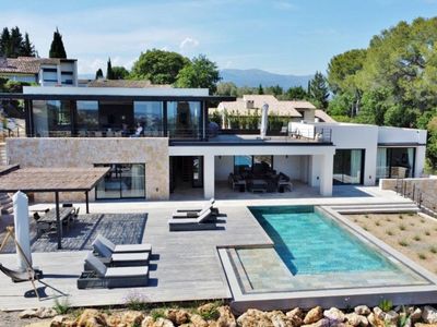 250 m² terrace with sea view