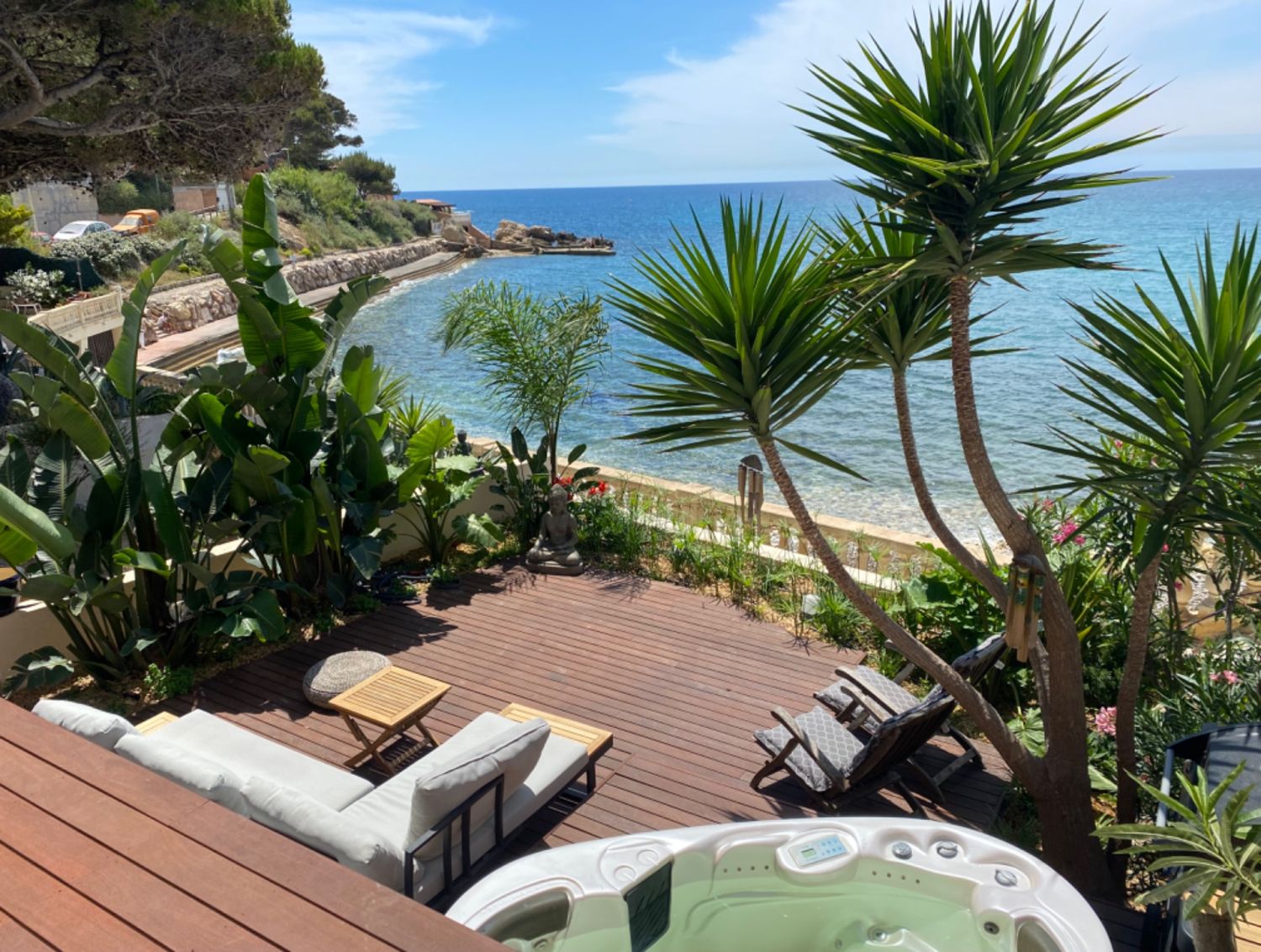 Exceptional sea view terrace 10 m from the beach