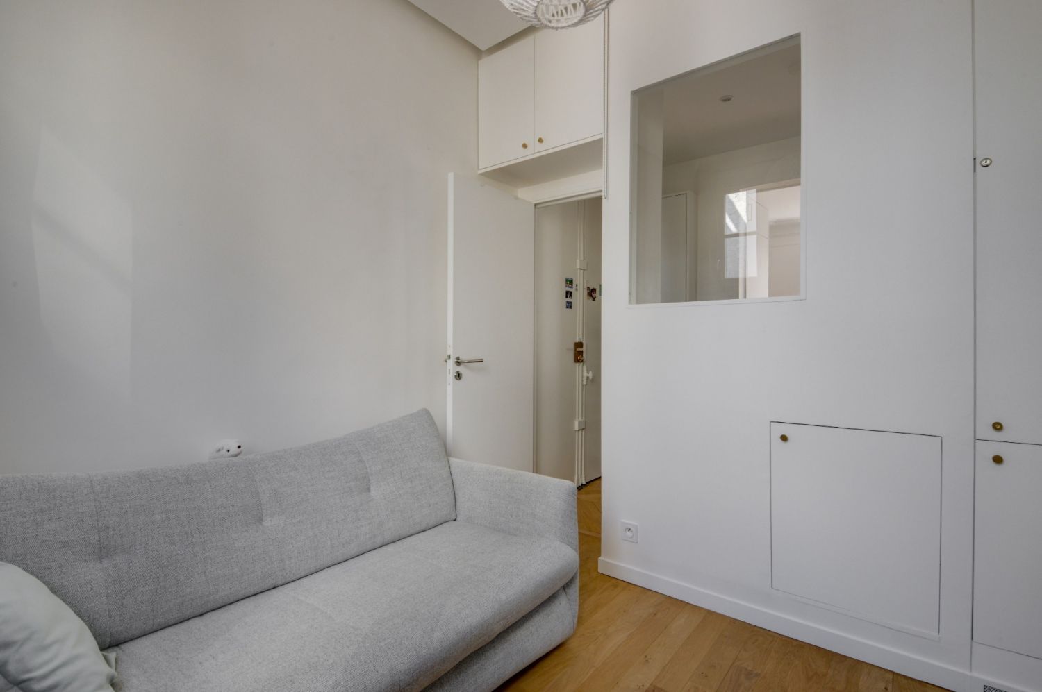 Haussmannian apartment with balcony and Eiffel Tower view