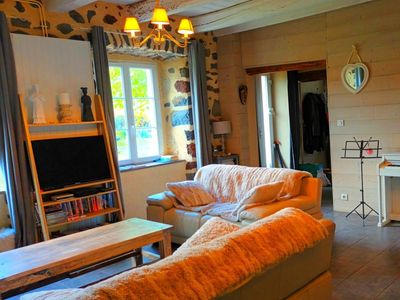 Renovated 300 m² farmhouse with Irish bar