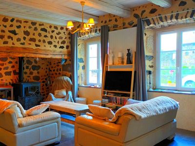 Renovated 300 m² farmhouse with Irish bar