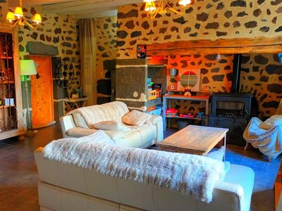 Renovated 300 m² farmhouse with Irish bar