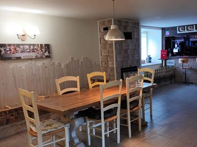 Renovated 300 m² farmhouse with Irish bar