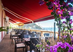 Restaurant and terrace overlooking the bay of Nice