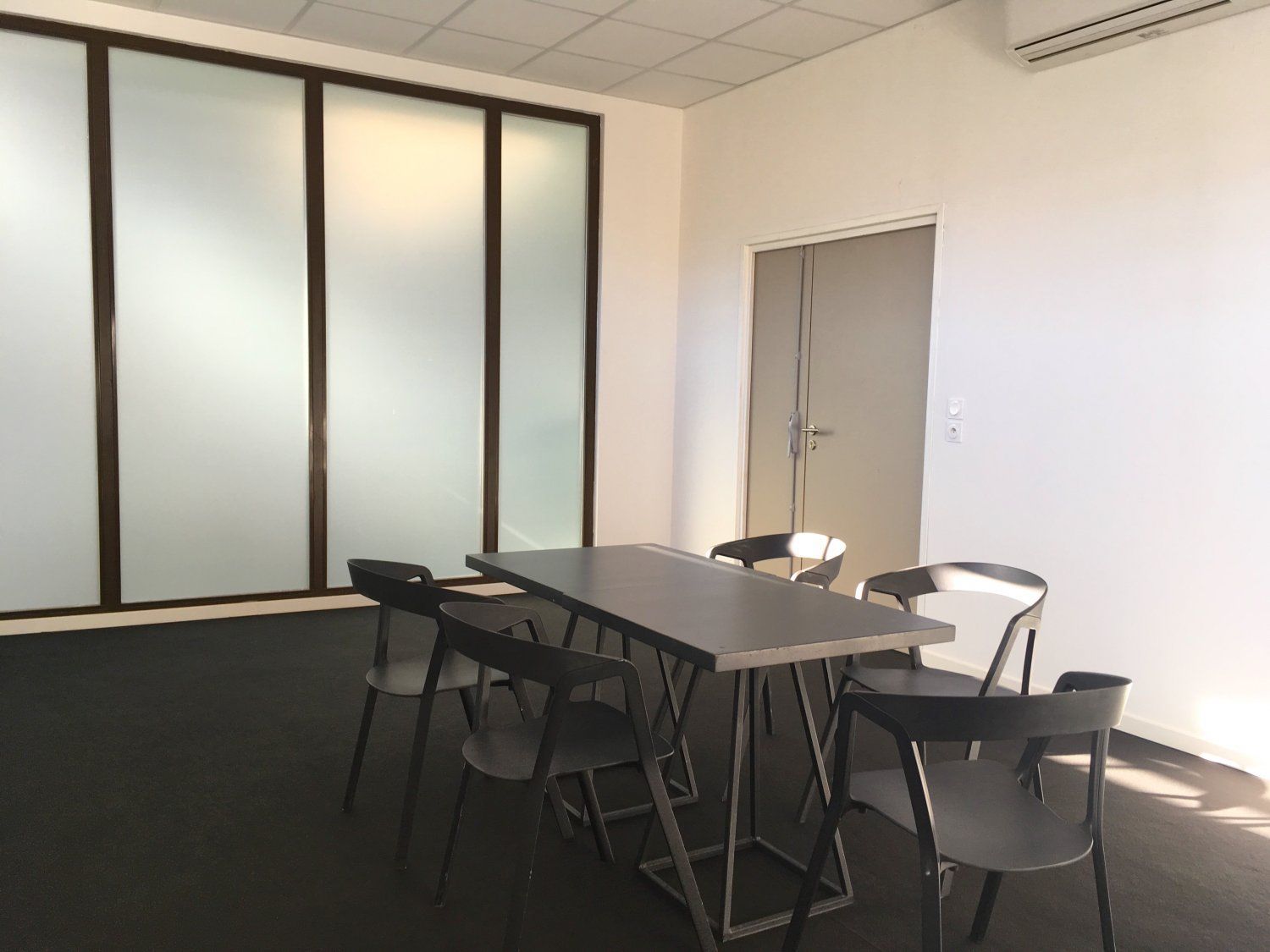 Modern Cannes Venue for Workshops, Meetings & Coworking