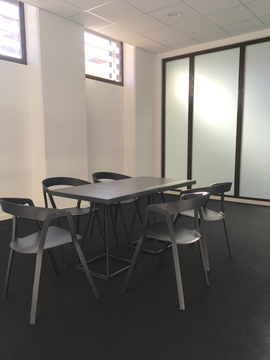 Modern Cannes Venue for Workshops, Meetings & Coworking
