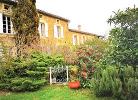 Superb 19th century Mas with swimming pool - 30 people to accommodate