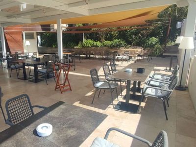 Restaurant “feet in the water”