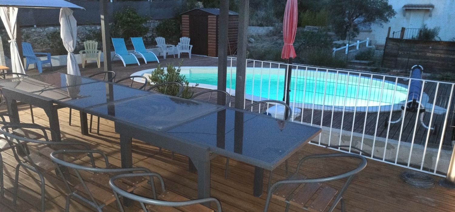 Lieu Privé avec Piscine à Ventabren pour Événements et Rassemblements