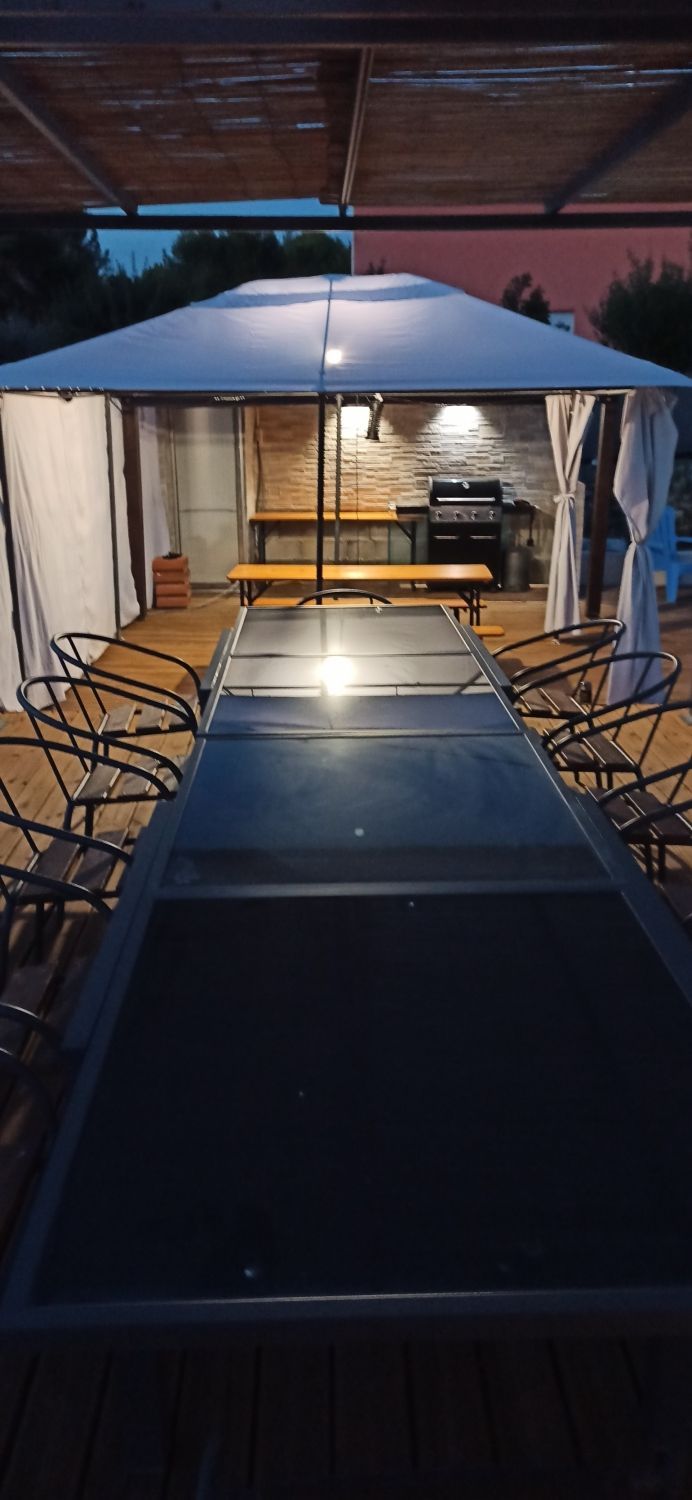 Lieu Privé avec Piscine à Ventabren pour Événements et Rassemblements