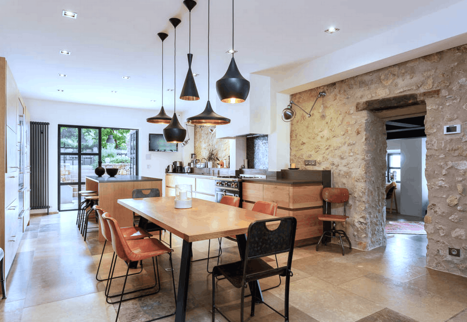 EXEPTIONAL 2 HECTARES CHARMING PROPERTY CLOSE TO CANNES/VALBONNE