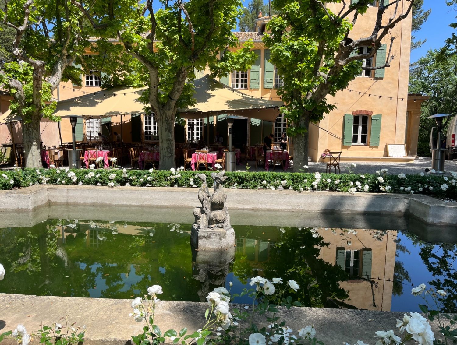 Bastide avec parc, piscine, tennis et bassins