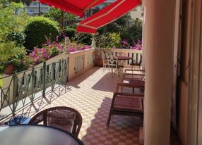 115 m² apartment with terrace and private garden of 1200 m² Cannes hyper center