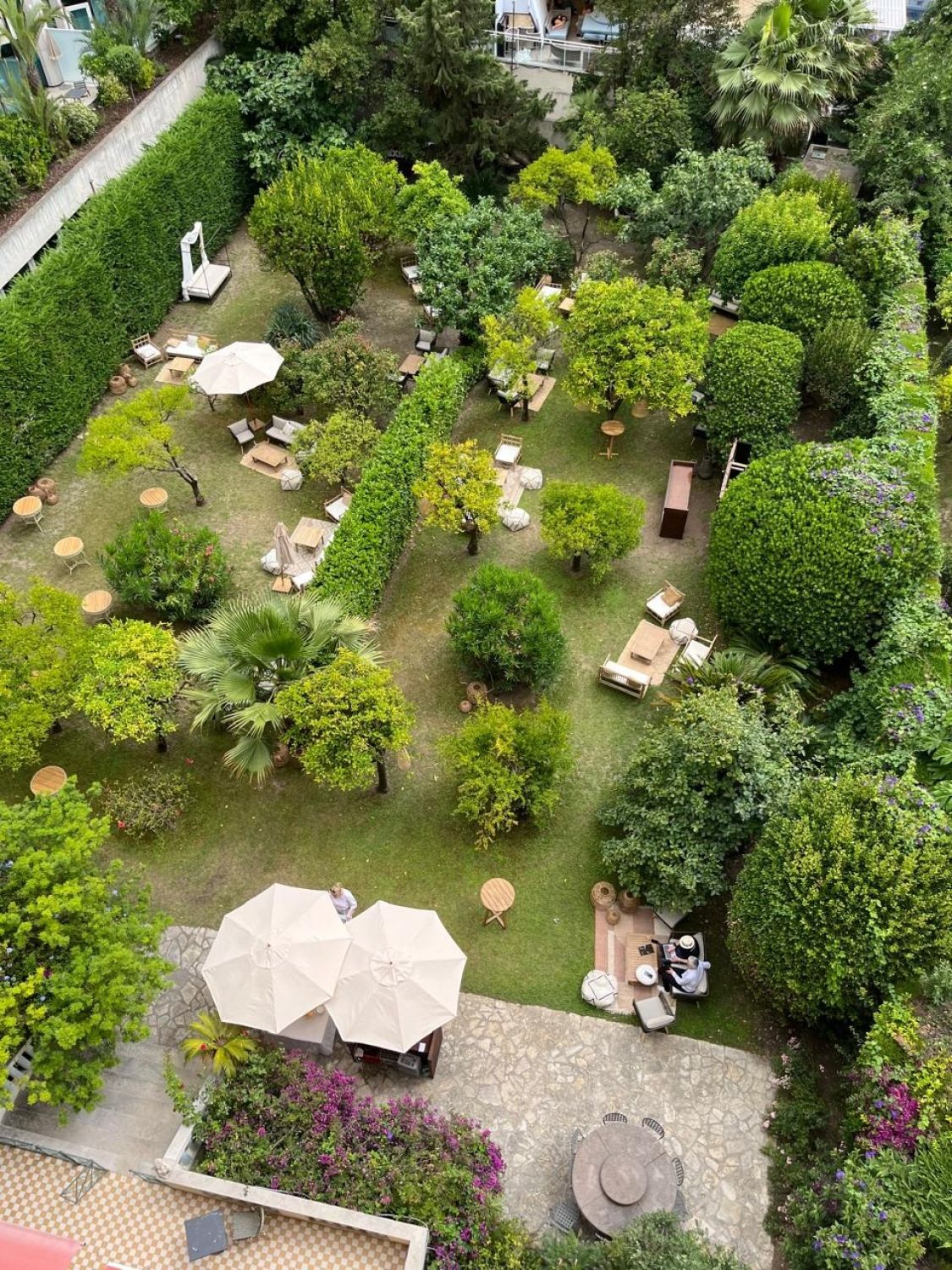115 m² apartment with terrace and private garden of 1200 m² Cannes hyper center