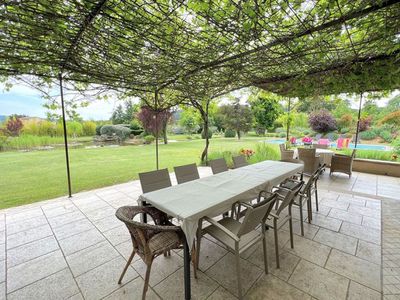 Quiet house with swimming pool