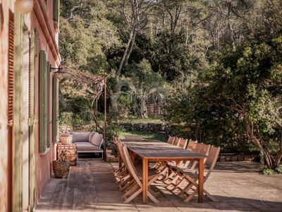 Provençal country house with swimming pool and olive grove