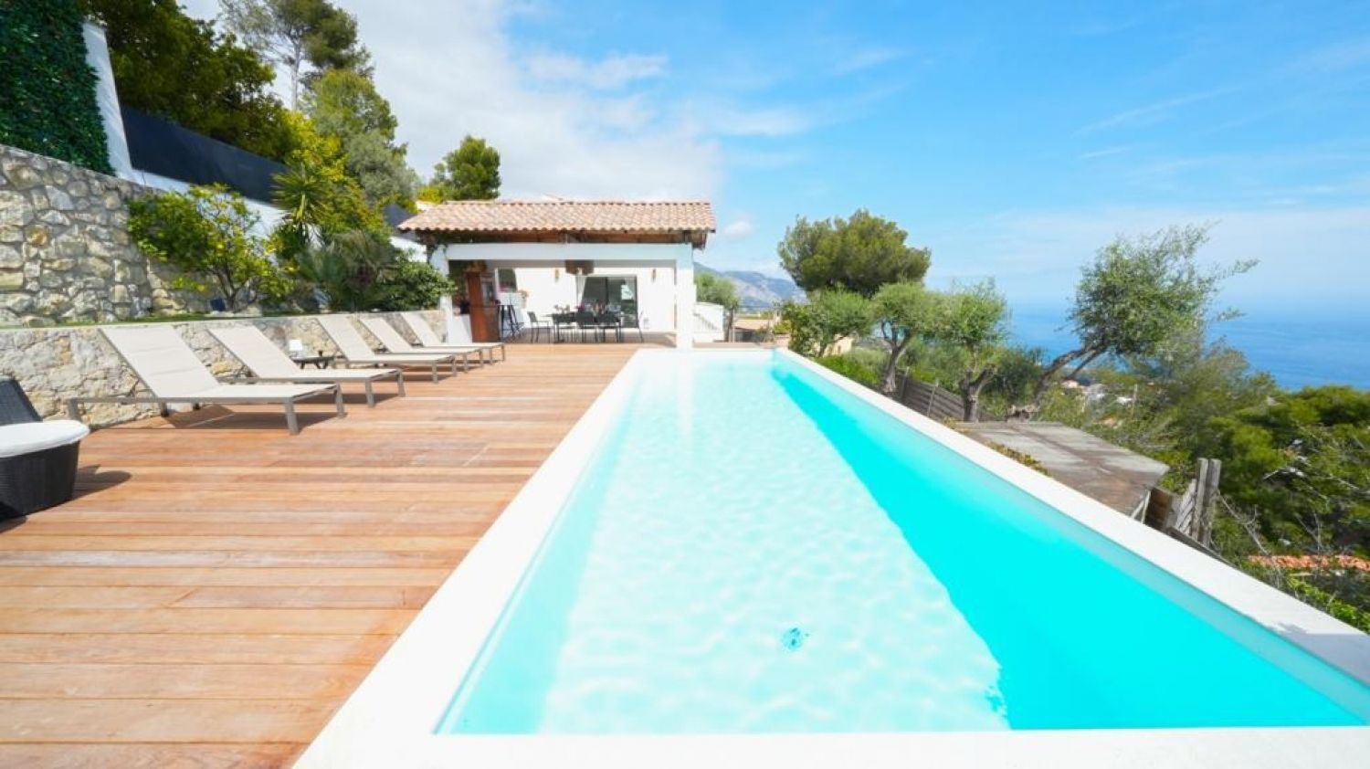 Sea view villa 5 km from Monaco
