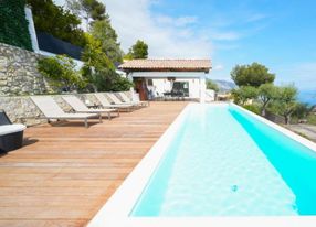 Sea view villa 5 km from Monaco