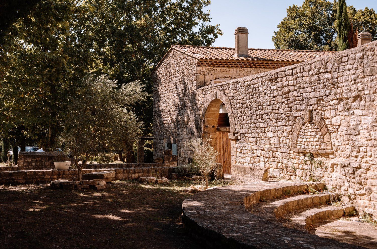 Prieuré médiéval en Provence