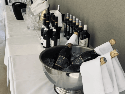 Restaurant avec cuisine équipée 200 m² et terrasse 80 m² 