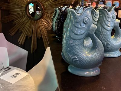 Cocktail bar restaurant