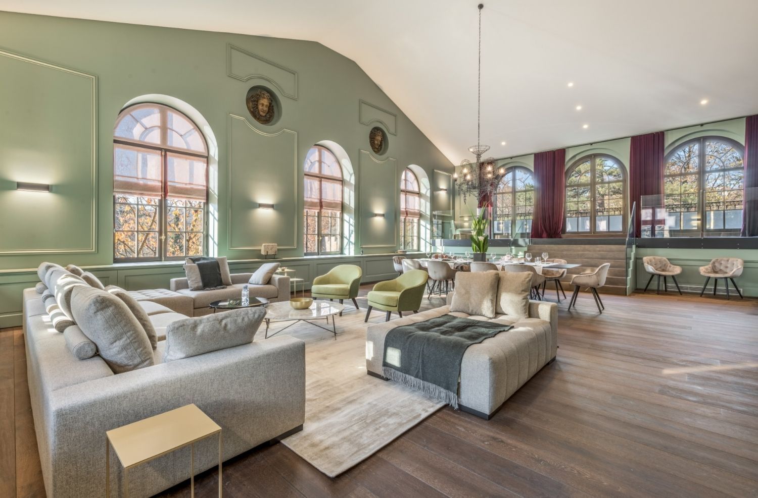 100 m² room on a private island surrounded by greenery