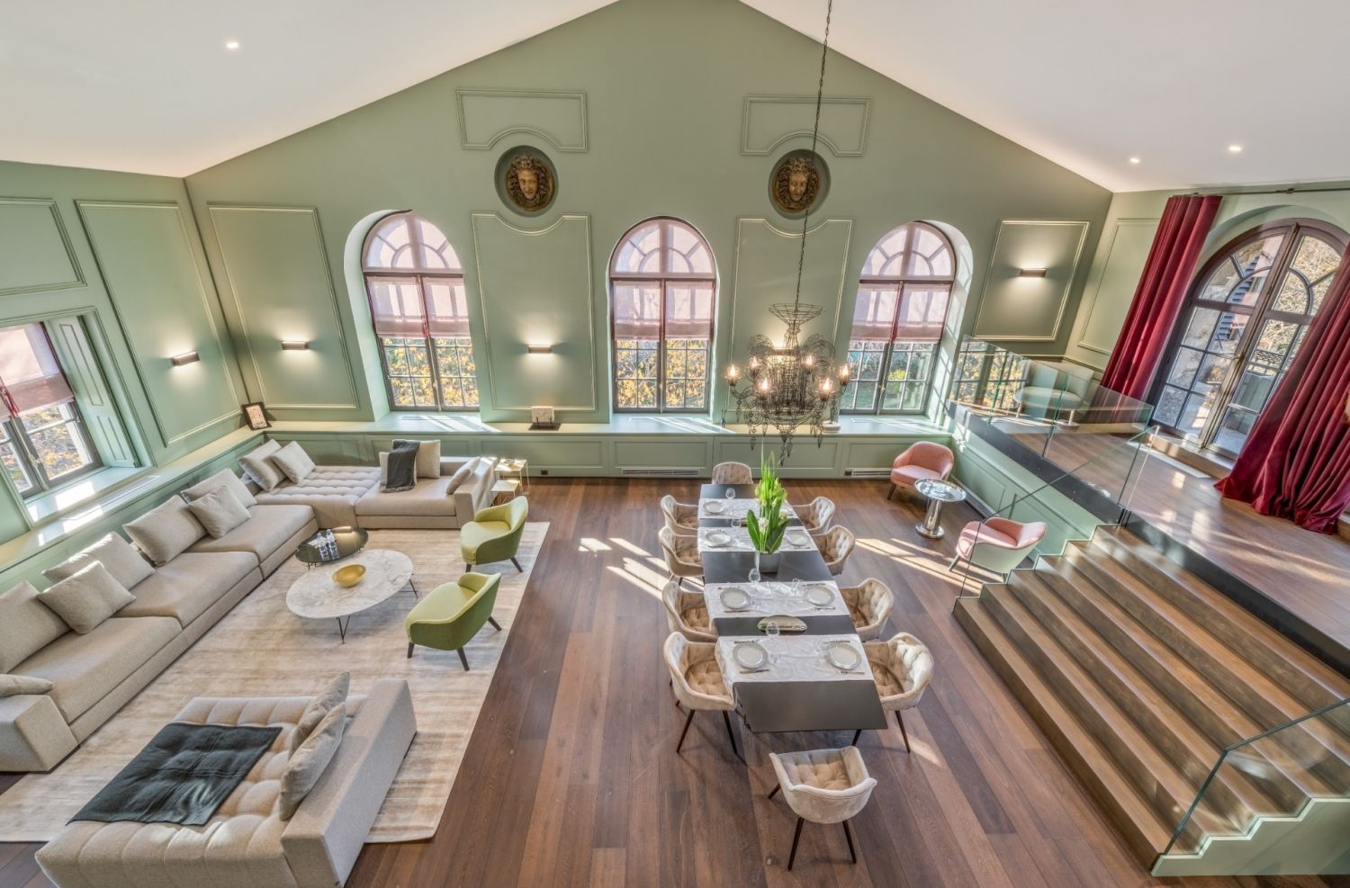100 m² room on a private island surrounded by greenery