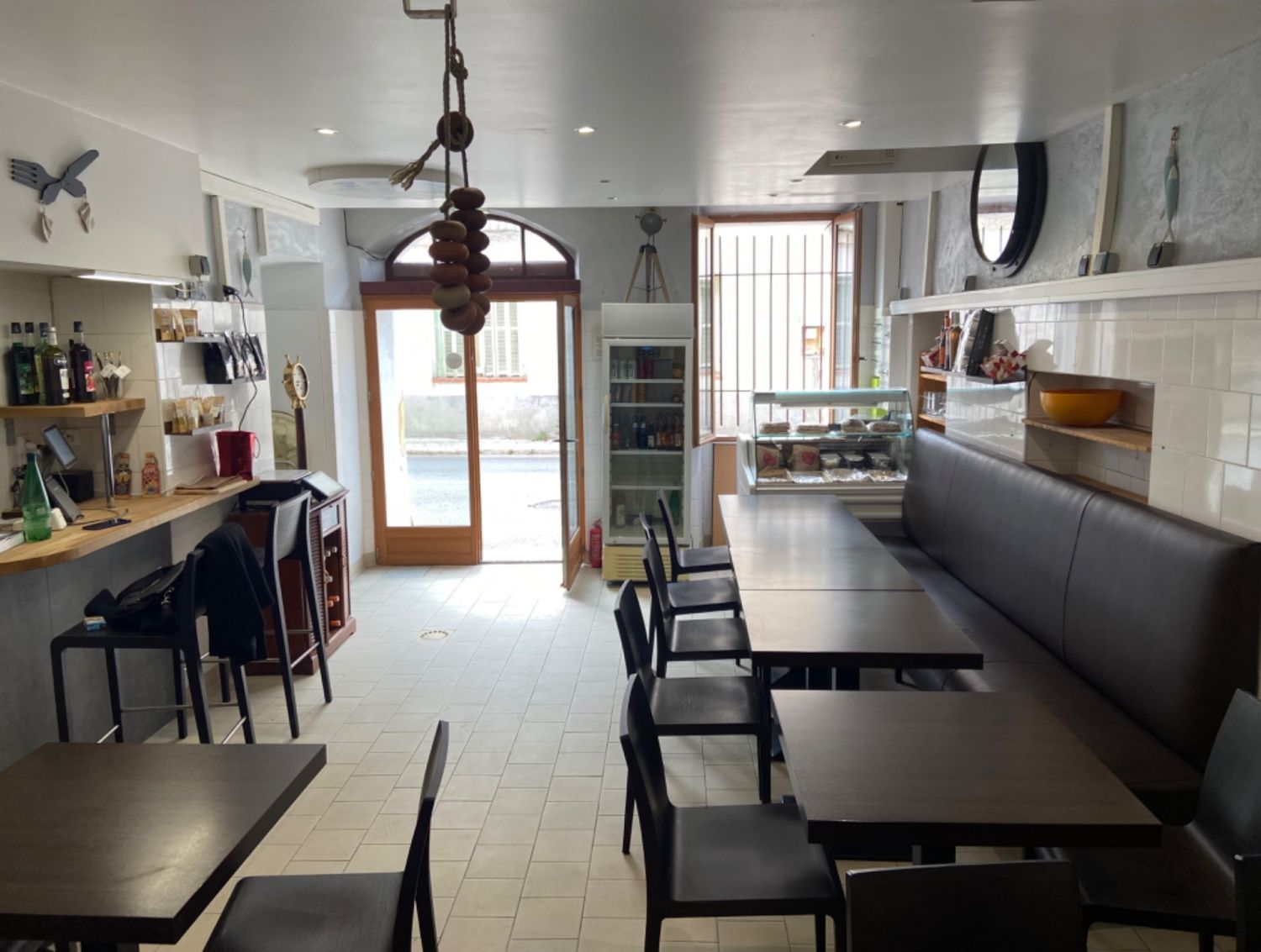Salle de restaurant équipée